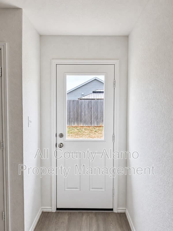 Seguin House: 9258 Honey Mesquite