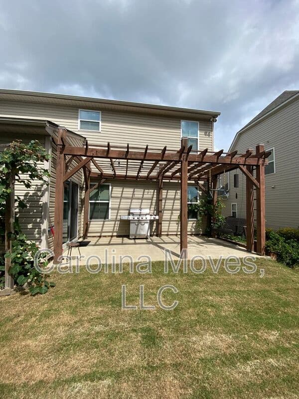 Greenville House: 204 Barbours Lane