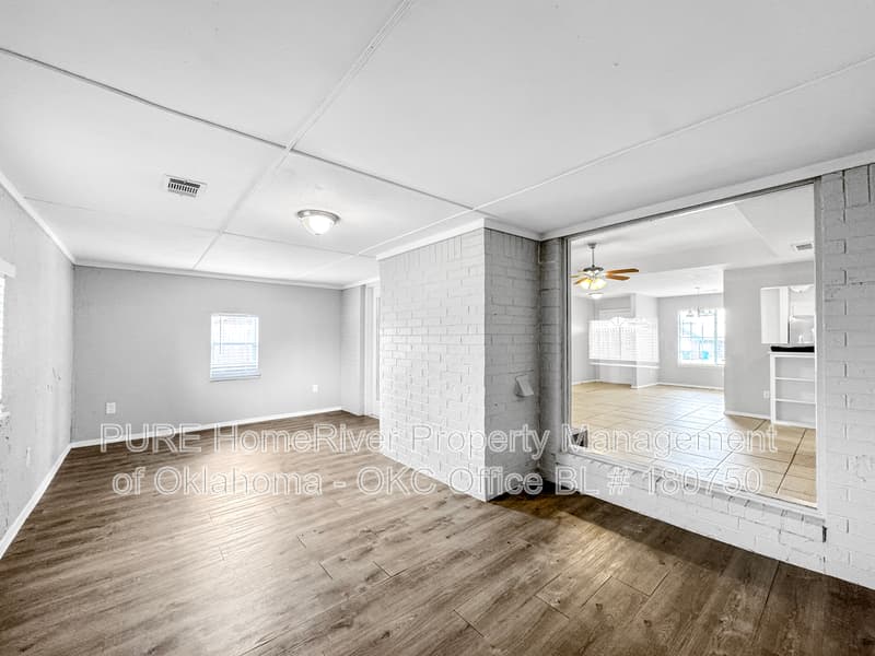 Midwest City House: 9709 Grissom Dr