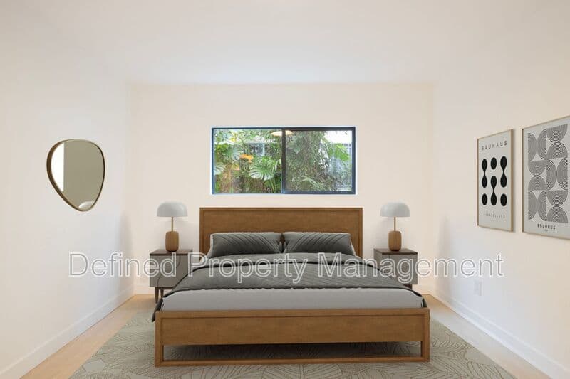 Los Angeles Condo: 6133 Eleanor Ave