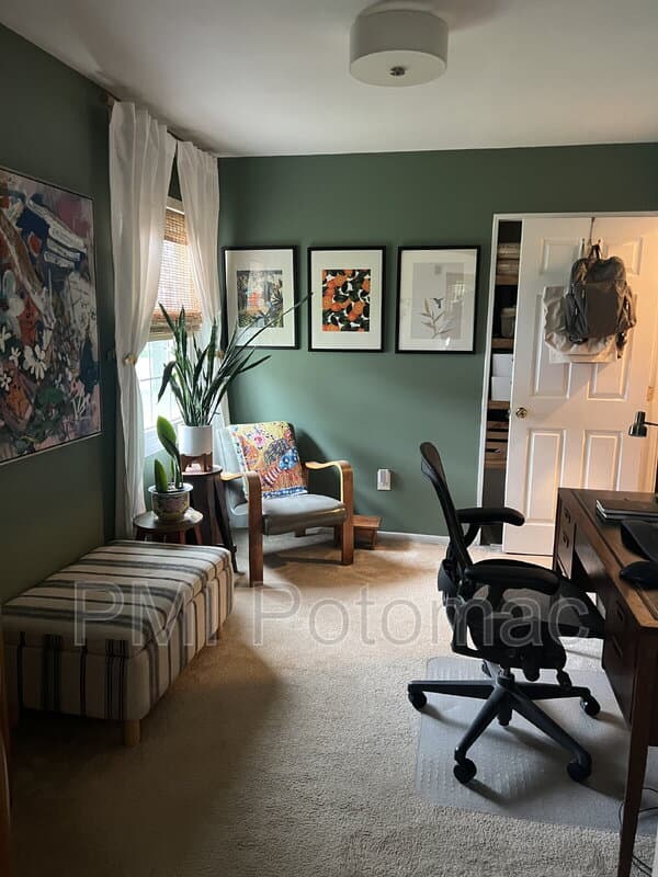 Bowie House: 12618 Kavanaugh Ln