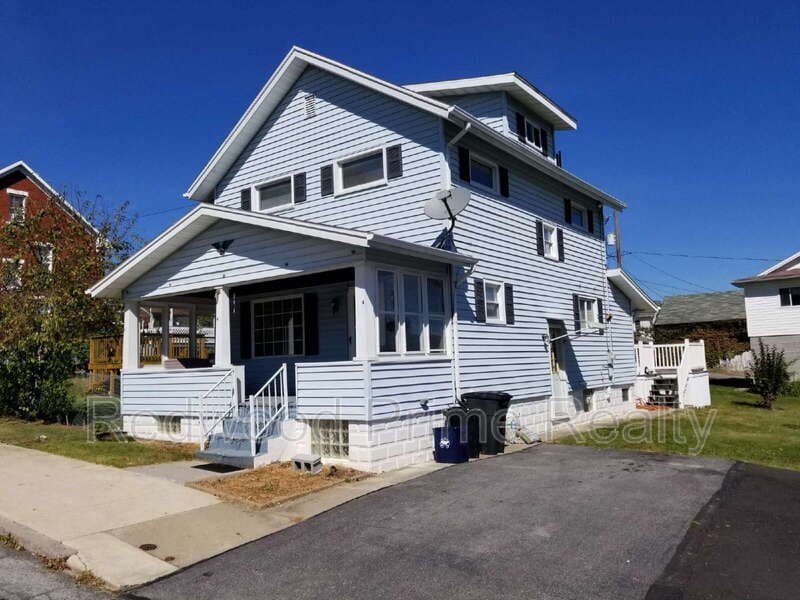 Altoona House: 1918 20th St Basement