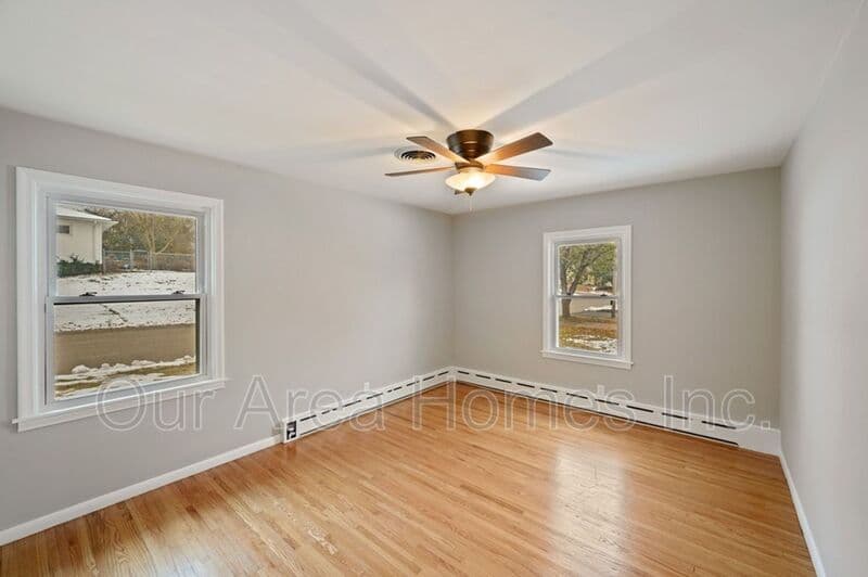 New Brighton House: 706 1st Ave NW