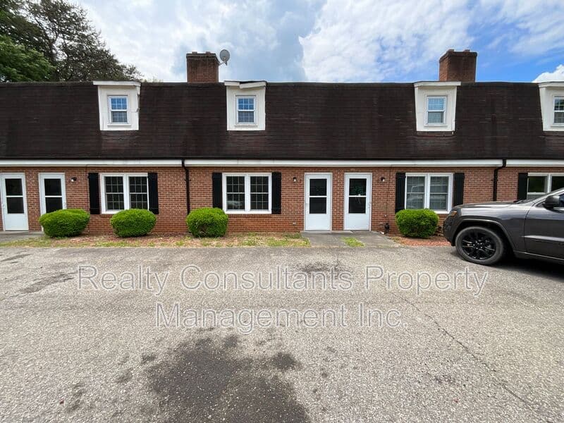 Stoneville House: 1156 Smith Road