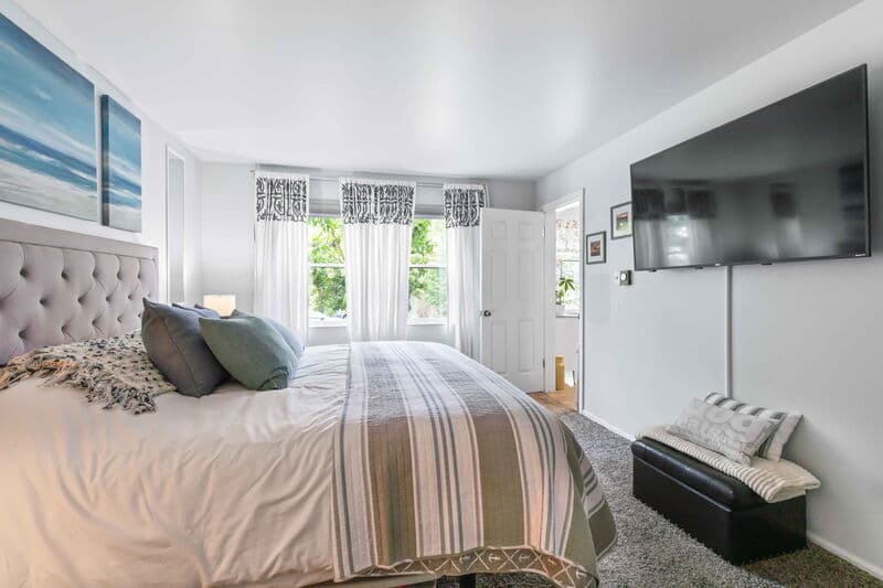 Littiz House: 24 Knollwood Drive
