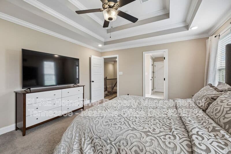 Clarksville House: 429 Crestwicke Ct