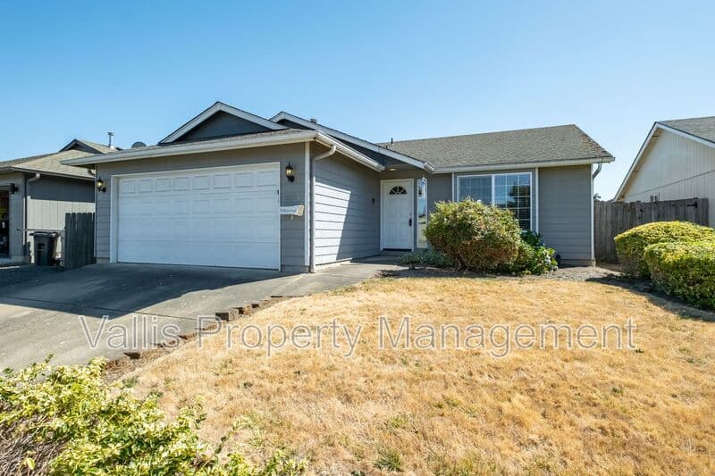 Albany House: 3234 23rd Avenue Southeast