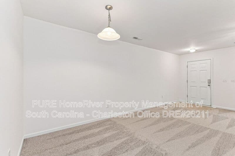 Goose Creek House: 240 Jackson St