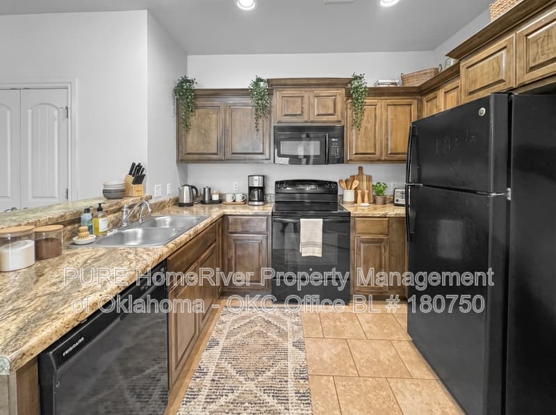 Oklahoma City House: 909 SW 92nd St