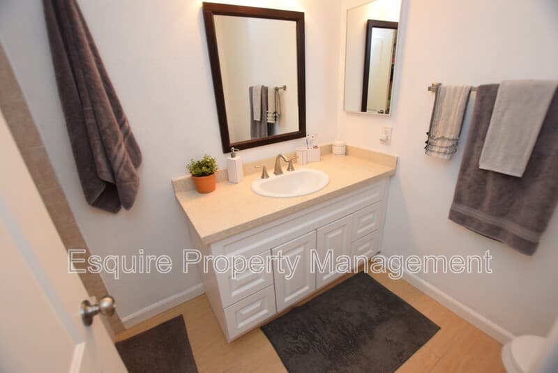 VENTURA House: 1127 IBEX SQUARE