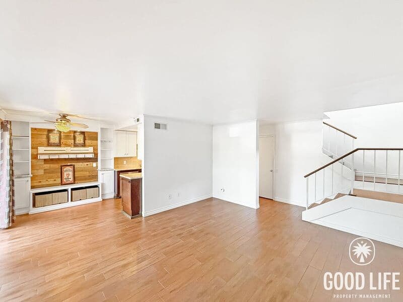 Oceanside Townhome: 827 Shelter Cove Way