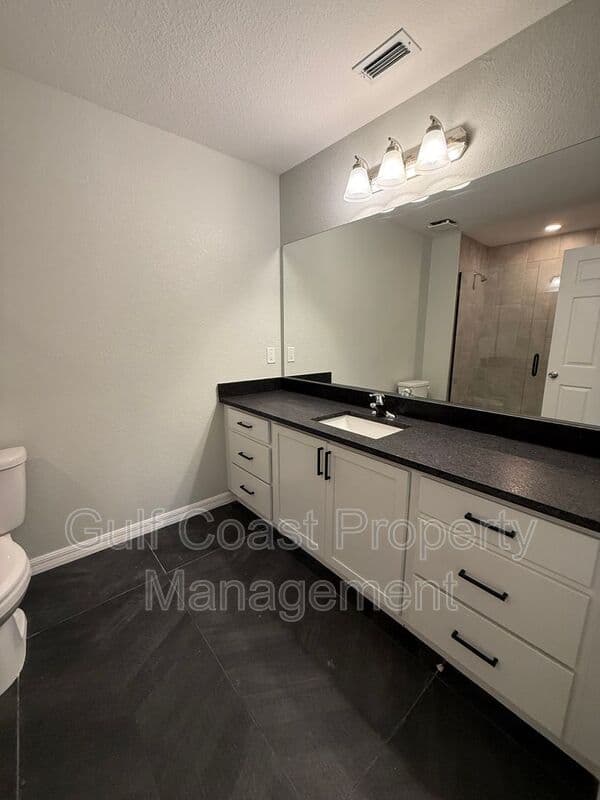 North Port House: 3294 West Price Blvd