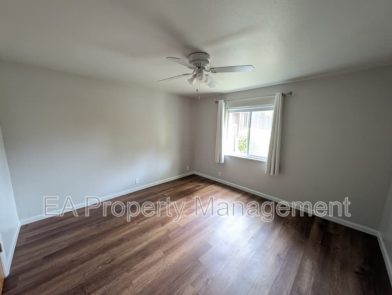 Albuquerque House: 1601 Pennsylvania St NE