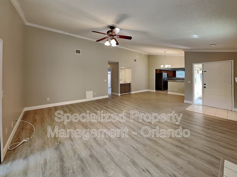 Longwood House: 220 S Fox Chase Pt