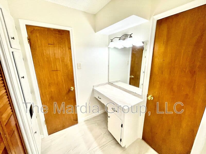 Garland House: 818 Worcester