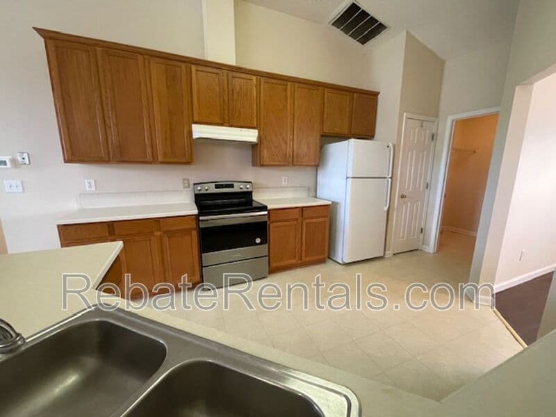 Jacksonville House: 5009 Grand Lakes Drive