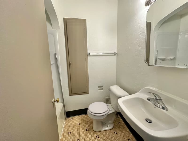Green Bay Condo: 414 Dousman St. # 3