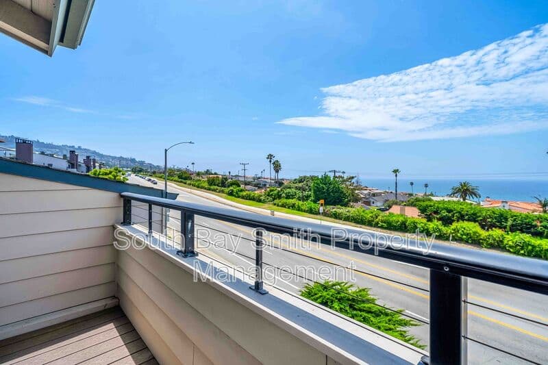 Redondo Beach Condo: 420 Palos Verdes Blvd