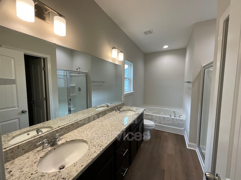 Hinesville House: 861 Grayson Ave