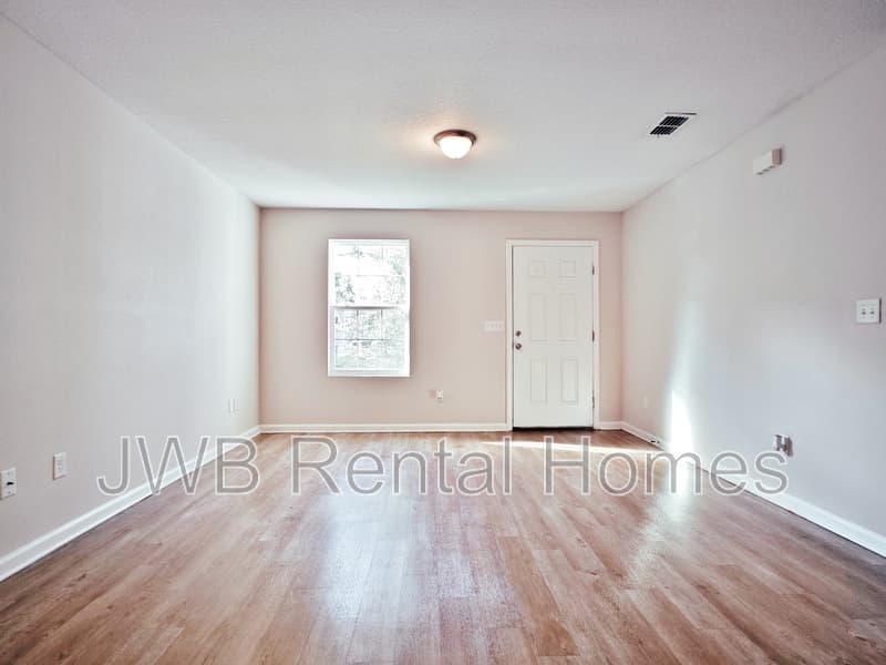 Jacksonville House: 1139 Glencarin St