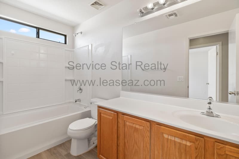 Maricopa House: 41881 W Avella Dr