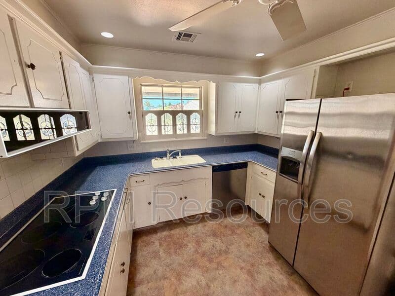 Oklahoma City House: 4120 NW 44th St