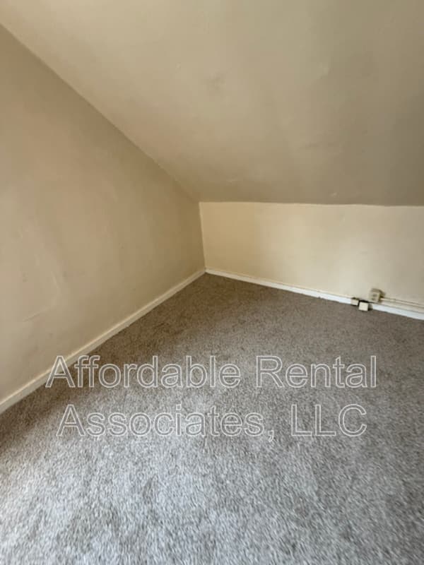 Milwaukee Condo: 1569 S 10th St