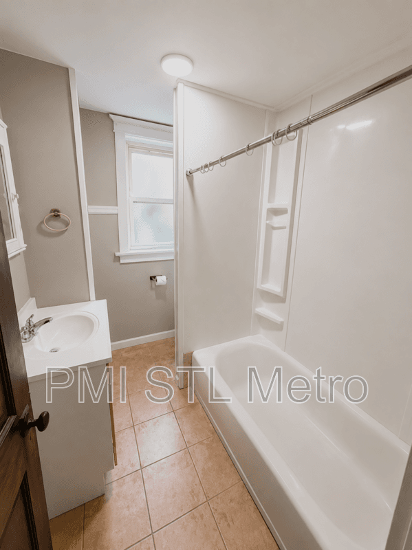 St. Louis Apartment: 5301 Michigan Avenue