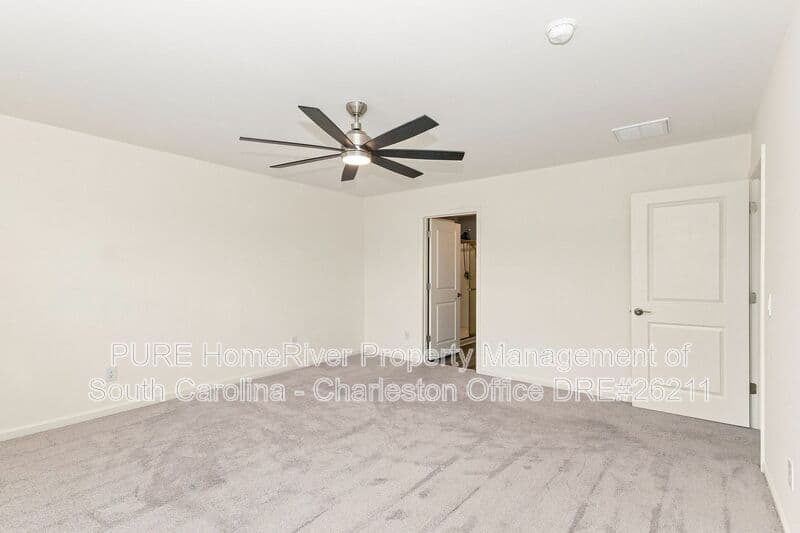 Summerville House: 484 Pender Woods Dr