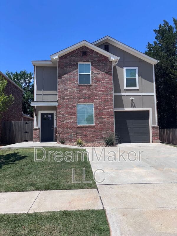 Norman House: 2819 Clifton Terrace