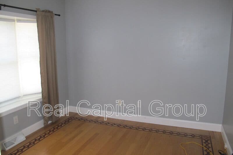 Loudonville House: 26 Cheshire Way