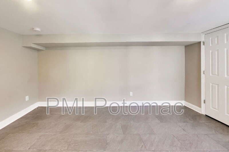 Washington Condo: 1952 Calvert Street Northwest