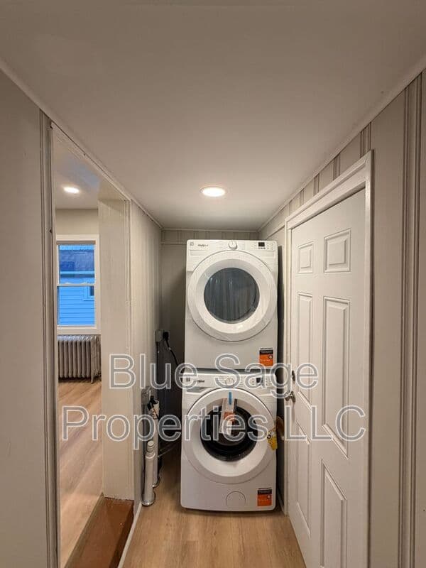 Prospect Park House: 611 11th St