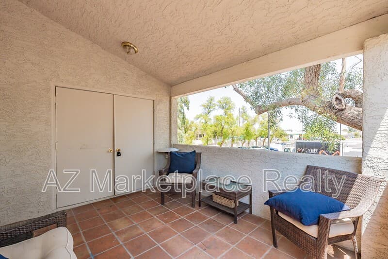 Tempe House: 850 S. River Dr.