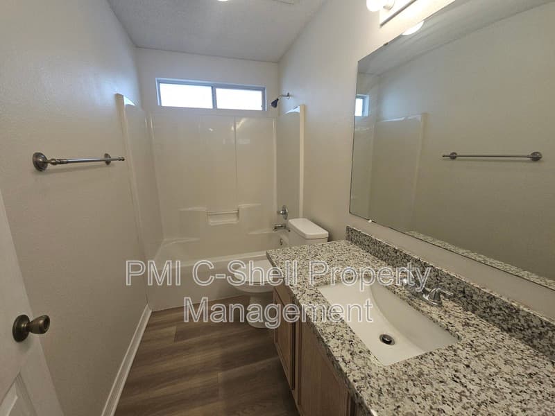 Pensacola House: 111 Wildflower Ln