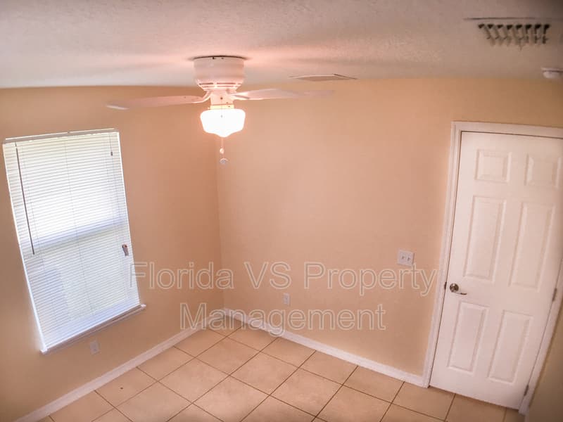 Poinciana House: 332 Dundee Dr