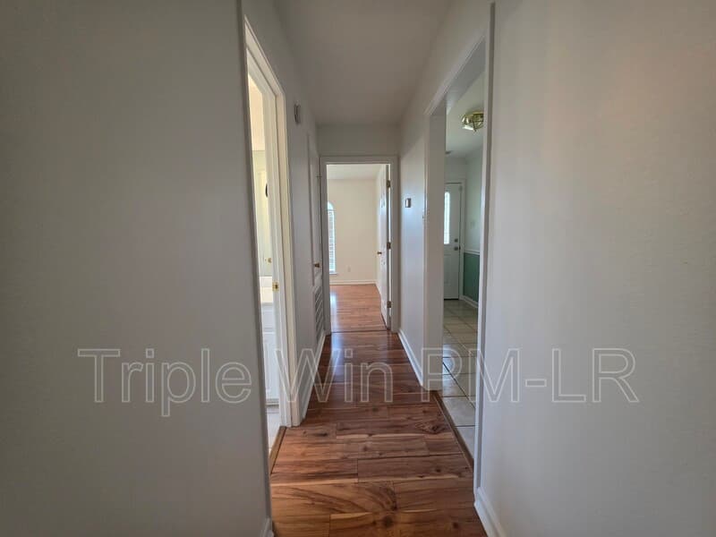 Cabot House: 26 Stonewood Drive