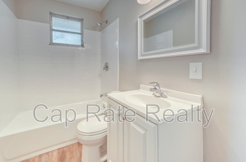 Columbus House: 3738 Arkwood Ct