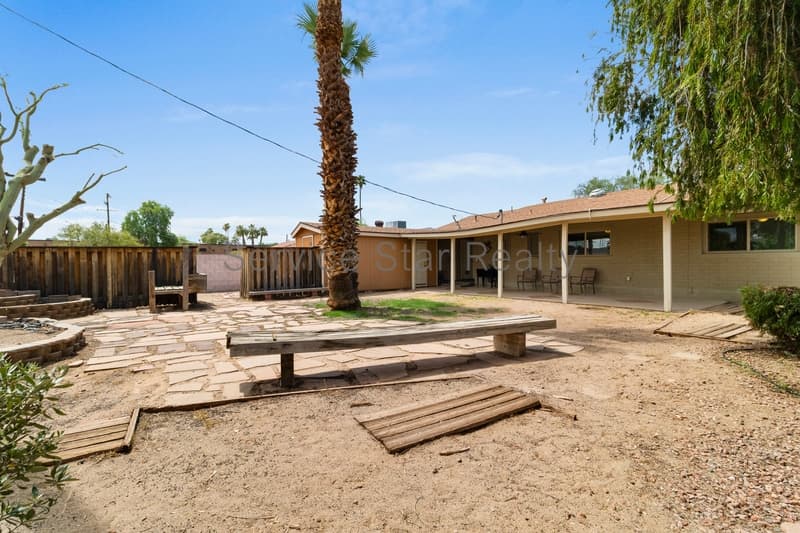 Phoenix House: 1331 W Missouri Ave