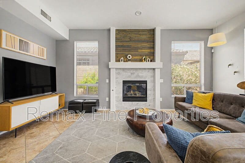 Mesa House: 3563 N Tuscany