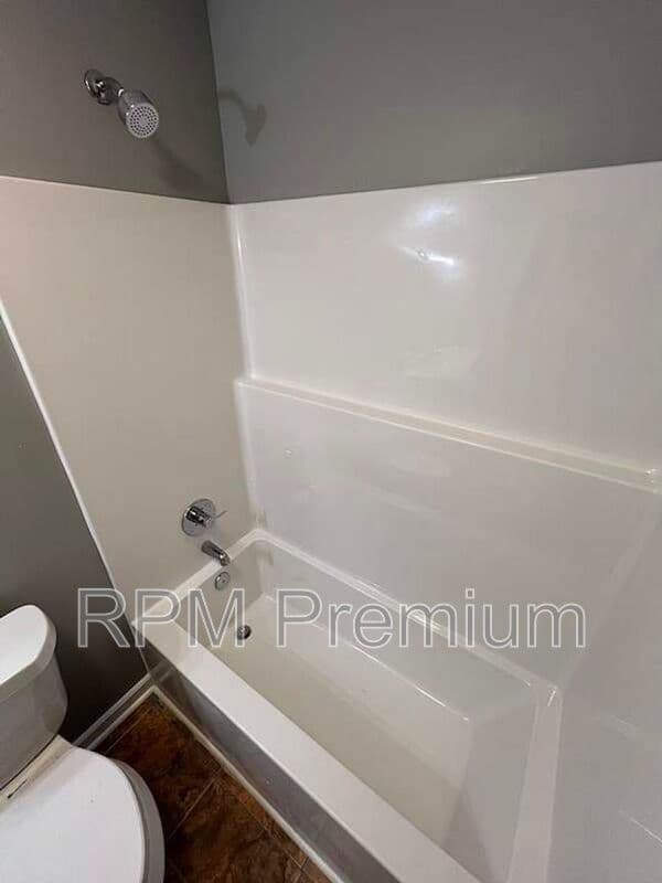 Baker Condo: 5057 Baker Blvd