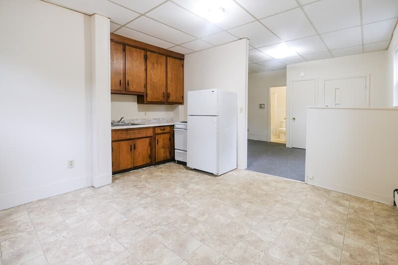 Springfield Condo: 680 Carew St