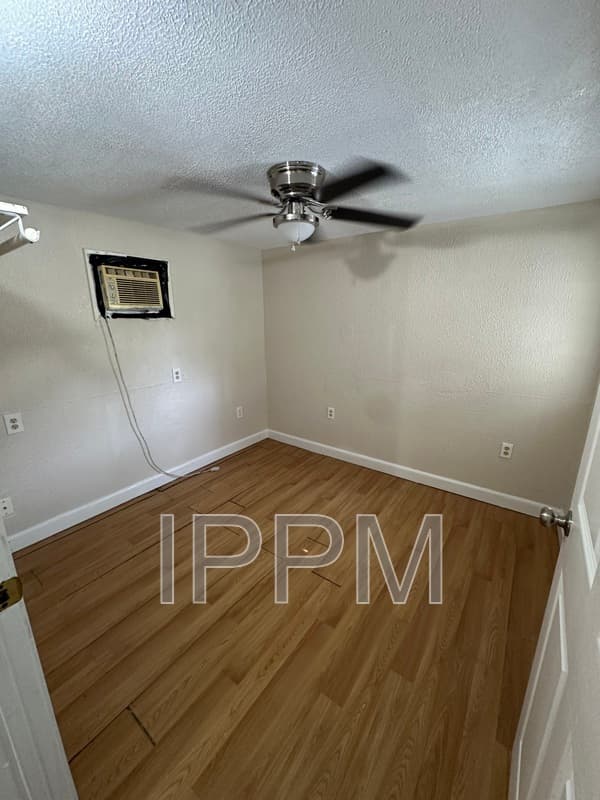 Harlingen House: 501 W Pierce Ave