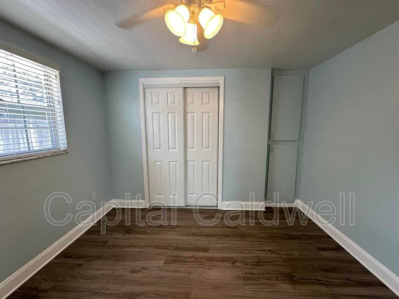 Dunedin House: 425 Milwaukee Ave