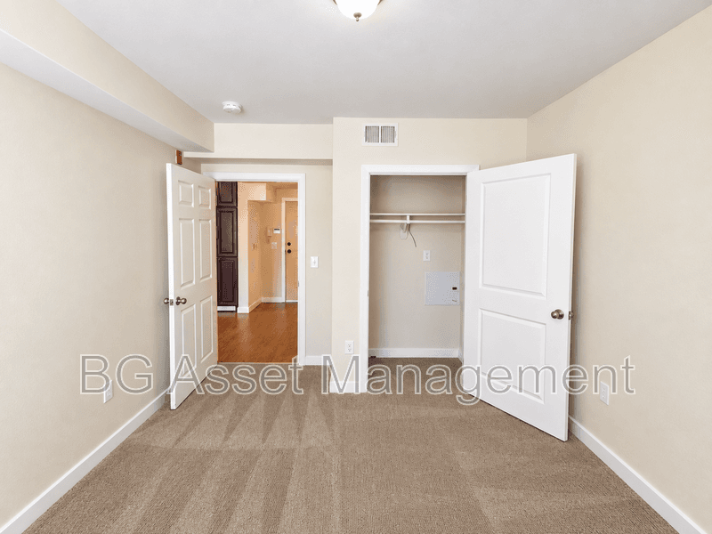 Oakland Condo: 1459 MacArthur Blvd