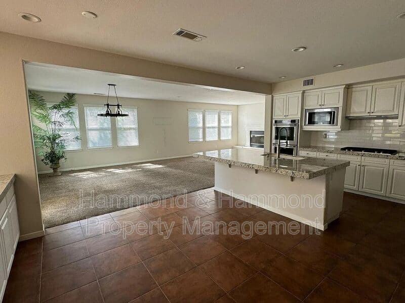 Simi Valley House: 5552 Evening Sky Dr