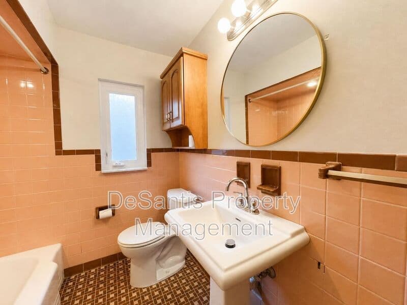 Overbrook House: 2229 Parklyn Street