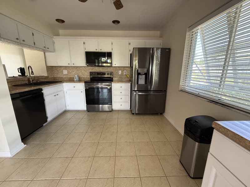 Venice House: 437 Wexford Circle