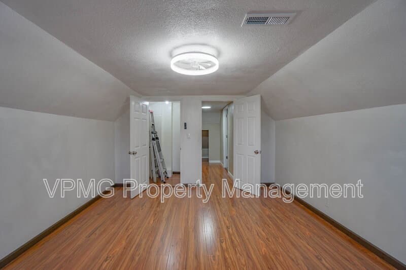 Vancouver House: 2901 Fruit Valley Rd