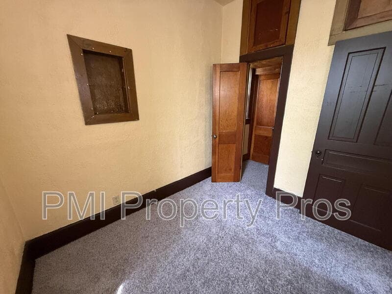 Milwaukee Condo: 2441 N Dr. William Finlayson St (Upper)